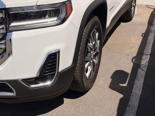 Summit White 2023 GMC Acadia SLT