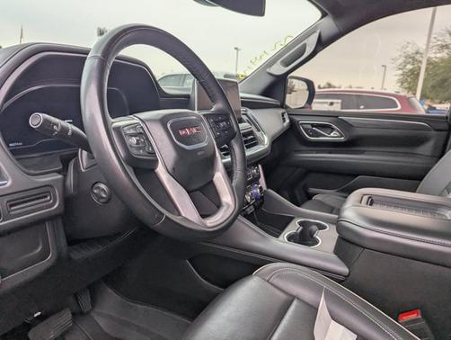 2024 GMC Yukon XL SLT