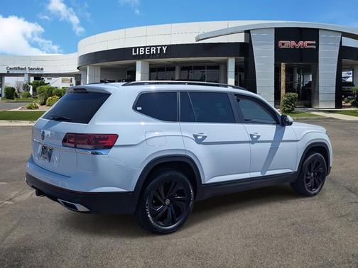 2022 Volkswagen Atlas 3.6L V6 SE w/Technology