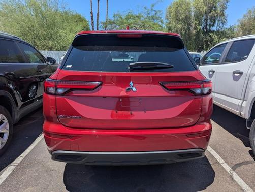 2022 Mitsubishi Outlander ES