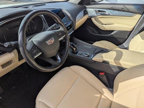 2022 Cadillac CT5 Luxury