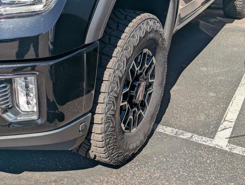 2023 GMC Sierra 2500 AT4