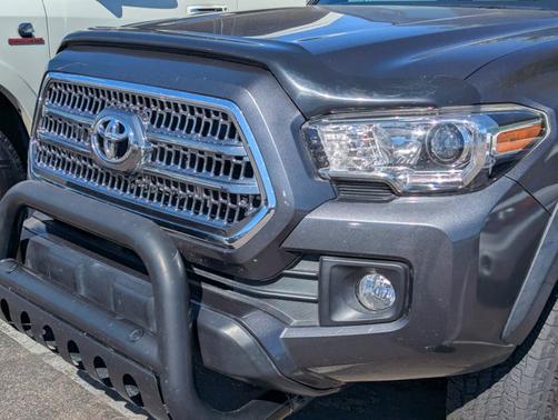 2017 Toyota Tacoma SR