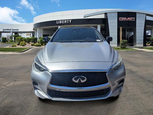 2017 INFINITI QX30 Sport