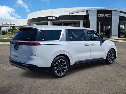 2024 Kia Carnival EX