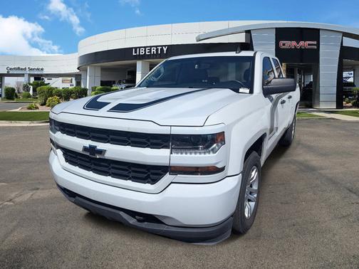 Summit White 2018 Chevrolet Silverado 1500 Custom