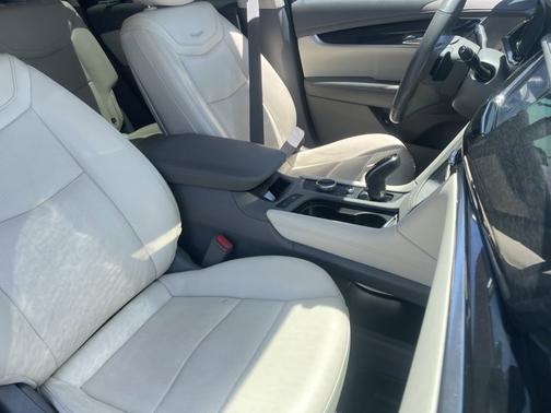 2023 Cadillac XT6 FWD Premium Luxury