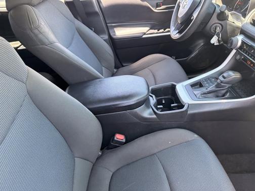 Silver Sky Metallic 2022 Toyota RAV4 LE