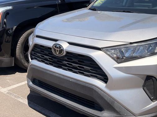 Silver Sky Metallic 2022 Toyota RAV4 LE