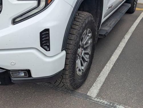 Summit White 2023 GMC Sierra 1500 AT4