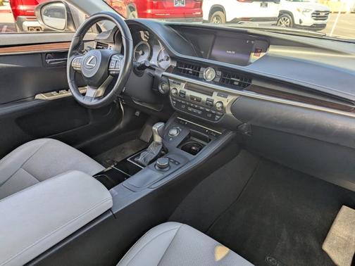 2017 Lexus ES 350 Base