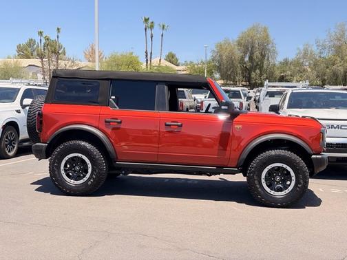 Hot Pepper Red Metallic Tinted Clearcoat 2023 Ford Bronco Badlands