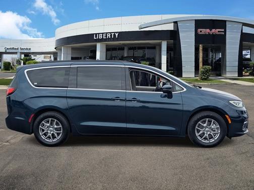 Fathom Blue Pearlcoat 2021 Chrysler Pacifica Touring