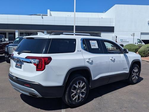 Summit White 2023 GMC Acadia SLE