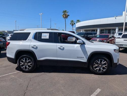 Summit White 2023 GMC Acadia SLE