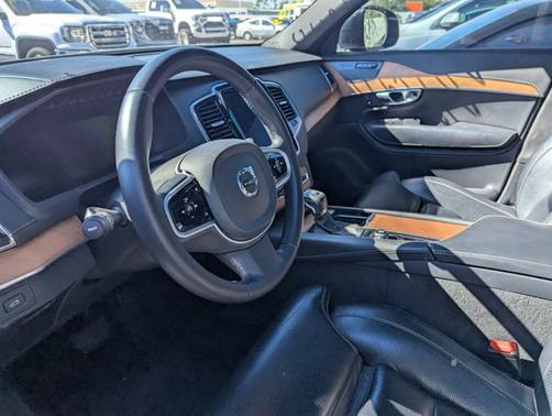 2019 Volvo XC90 T6 Inscription