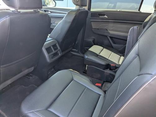 Platinum Gray Metallic 2022 Volkswagen Atlas 3.6L V6 SE w/Technology