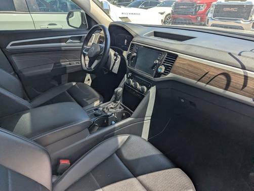 Platinum Gray Metallic 2022 Volkswagen Atlas 3.6L V6 SE w/Technology