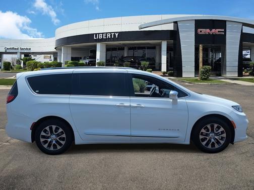 2022 Chrysler Pacifica Hybrid Pinnacle