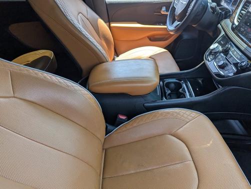 2022 Chrysler Pacifica Hybrid Pinnacle