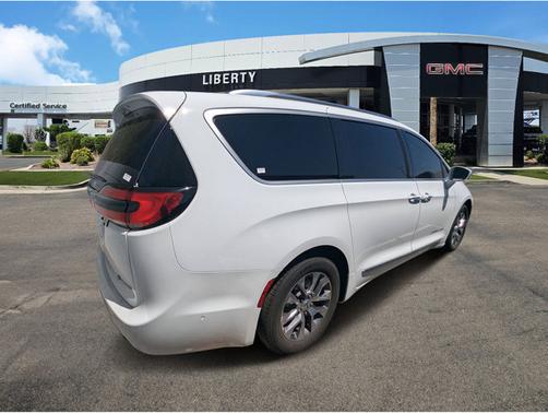 2022 Chrysler Pacifica Hybrid Pinnacle