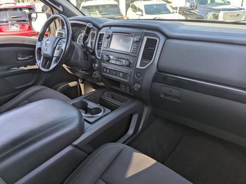 2018 Nissan Titan SV