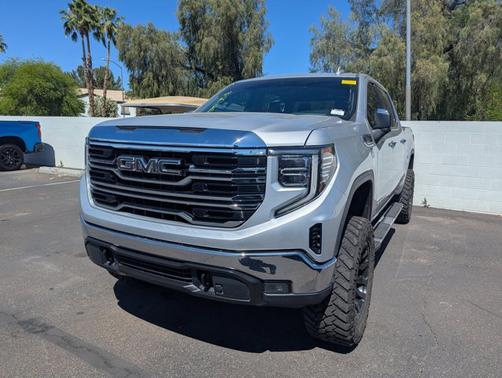 Quicksilver Metallic 2022 GMC Sierra 1500 SLT
