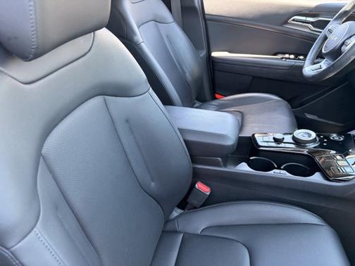 Snow White Pearl 2024 Kia Sportage Hybrid EX