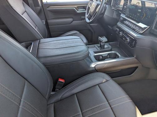 Sterling Gray Metallic 2025 Chevrolet Silverado 1500 High Country