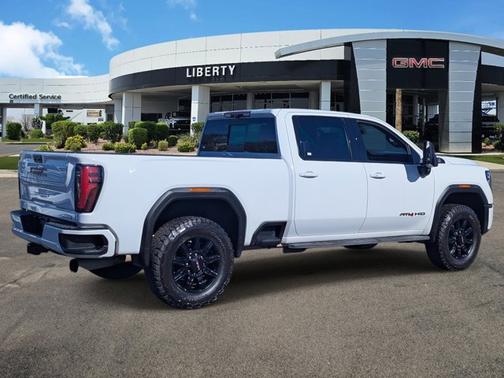 2024 GMC Sierra 2500 AT4
