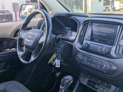 Summit White 2022 GMC Canyon 4WD AT4 w/Cloth