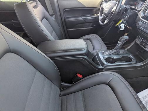 Summit White 2022 GMC Canyon 4WD AT4 w/Cloth