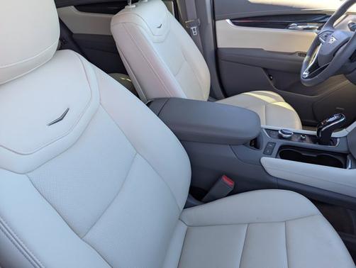 2023 Cadillac XT6 AWD Premium Luxury