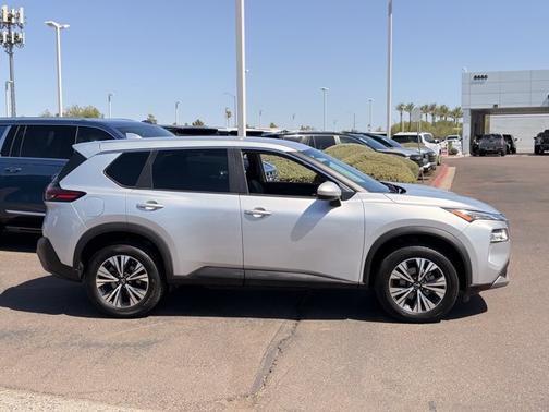 Brilliant Silver Metallic 2023 Nissan Rogue SV