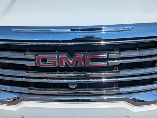 2022 GMC Acadia SLT