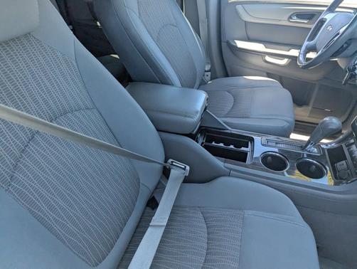 2017 Chevrolet Traverse 2LT
