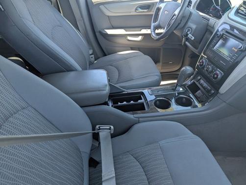 2017 Chevrolet Traverse 2LT