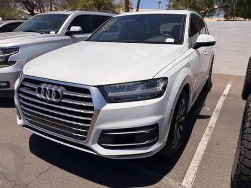 2019 Audi Q7 55 Premium Plus