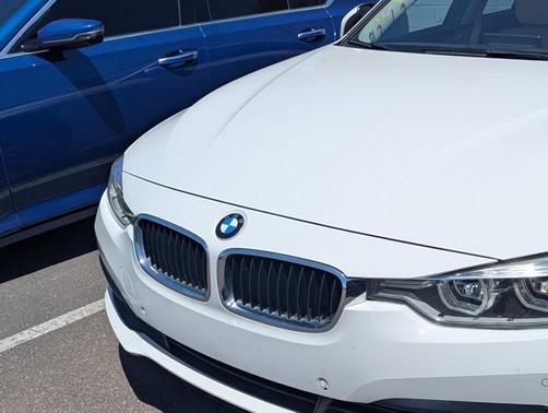 Alpine White 2018 BMW 320 i