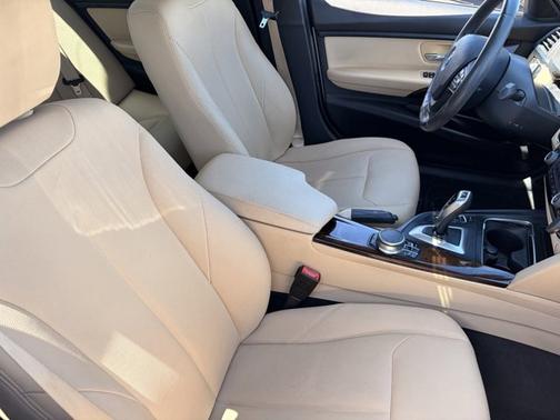 Alpine White 2018 BMW 320 i