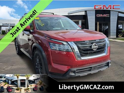 2022 Nissan Pathfinder SV