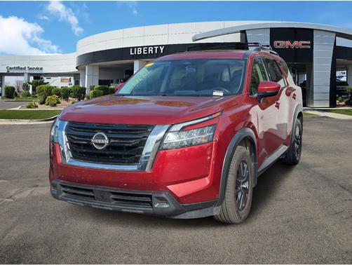 2022 Nissan Pathfinder SV