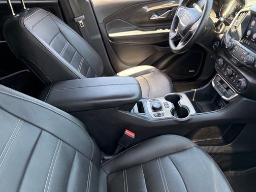 Sterling Metallic 2024 GMC Terrain Denali