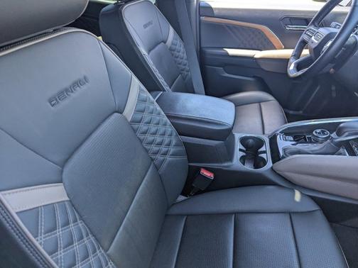 Sterling Metallic 2023 GMC Canyon 4WD Denali