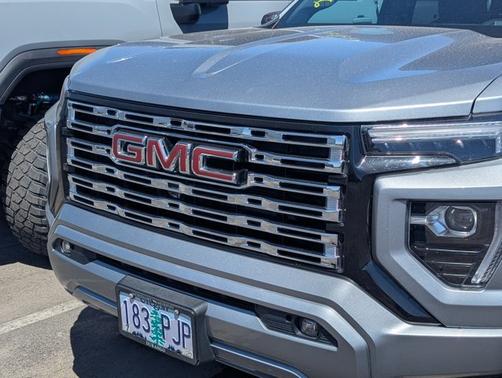 Sterling Metallic 2023 GMC Canyon 4WD Denali