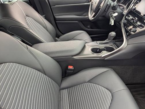 Super White 2021 Toyota Camry SE