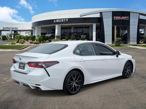Super White 2021 Toyota Camry SE
