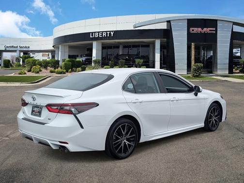 Super White 2021 Toyota Camry SE