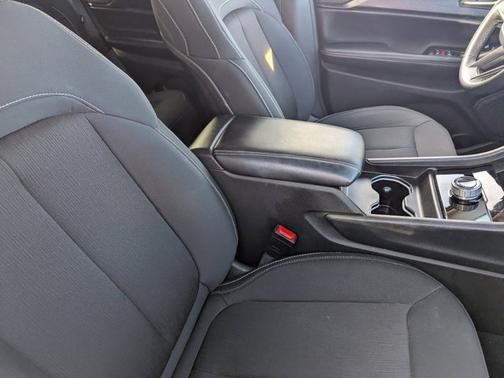 2023 Jeep Grand Cherokee Laredo X