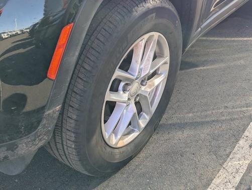 2023 Jeep Grand Cherokee Laredo X